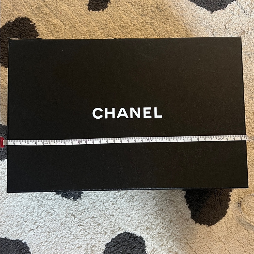 CHANEL Black Box with White Logo n11